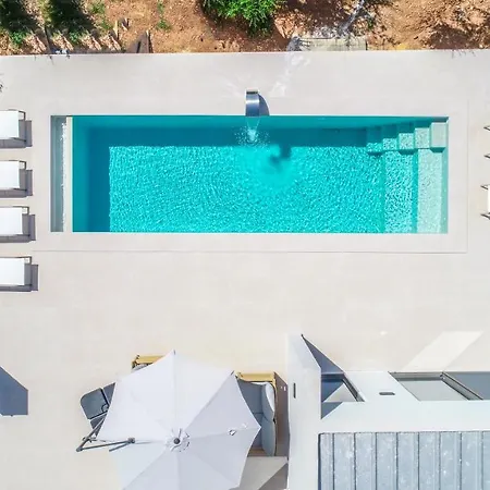 Vivian Heated Private Swimming Pool & Jacuzzi Georgioupoli