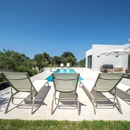 Vivian Heated Private Swimming Pool & Jacuzzi * Georgioupoli