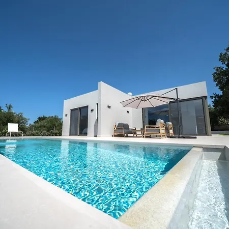 Vivian Heated Private Swimming Pool & Jacuzzi * Georgioupoli