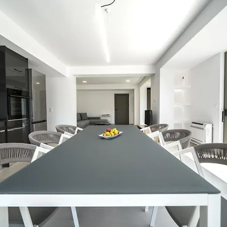 Villa Vivian Heated Private Swimming Pool & Jacuzzi Georgioupoli
