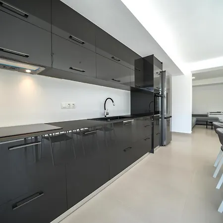 Villa Vivian Heated Private Swimming Pool & Jacuzzi Georgioupoli