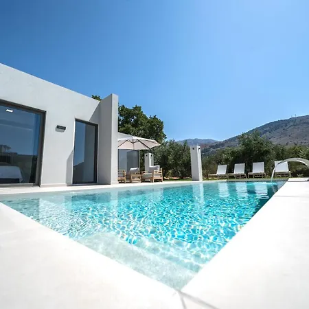 Vivian Heated Private Swimming Pool & Jacuzzi Villa Georgioúpoli