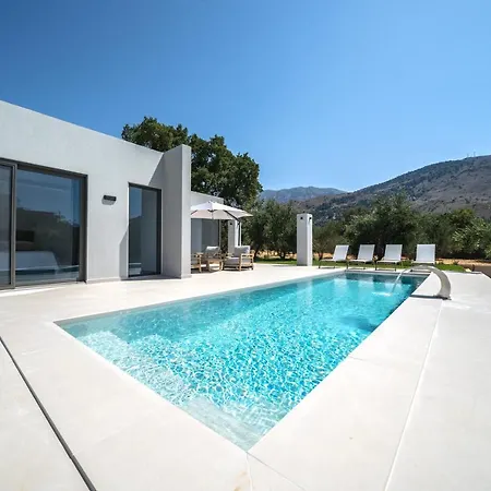 Villa Vivian Heated Private Swimming Pool & Jacuzzi Georgioúpoli